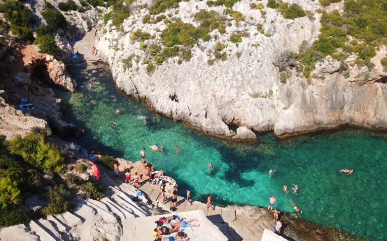 source: https://www.discovergreece.com/travel-ideas/best-of/12-best-beaches-zante
