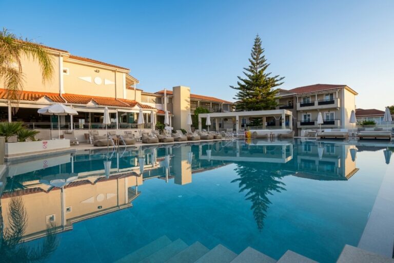 dennys-inn-pool-zante